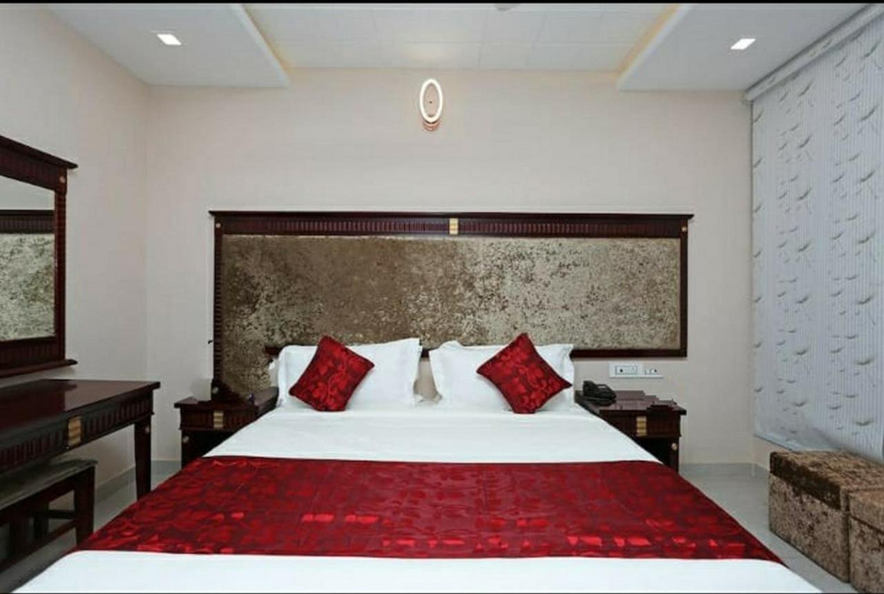 Hotel Eleven Heights ,Бхопал Екстер'єр фото